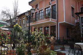 Hotel Alafrangite