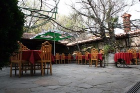 Hotel Alafrangite