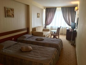 Hotel Cosmos