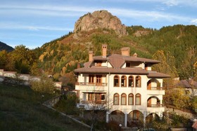 Silver Family Hotel