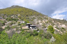Zlatinovi Houses
