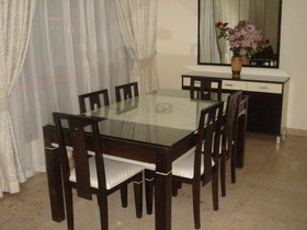 Al Commodore Suites