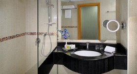 Al Safir Hotel & Tower