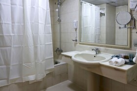 Capital O 126 Manama Tower Hotel