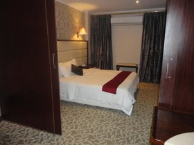 Imperial Suites Hotel