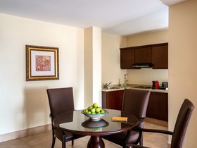Mercure Grand Hotel Seef / All Suites