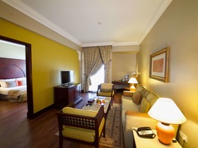 Mercure Grand Hotel Seef / All Suites