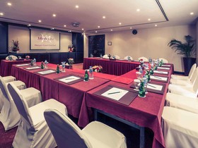 Mercure Grand Hotel Seef / All Suites