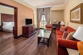 Mercure Grand Hotel Seef / All Suites