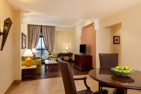 Mercure Grand Hotel Seef / All Suites