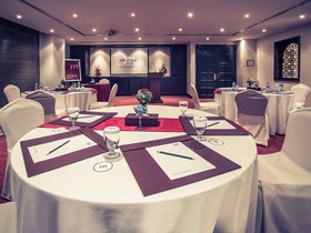 Mercure Grand Hotel Seef / All Suites