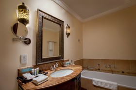 Mercure Grand Hotel Seef / All Suites