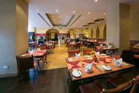 Mercure Grand Hotel Seef / All Suites