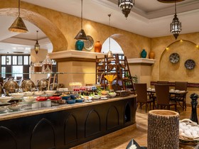 Mercure Grand Hotel Seef / All Suites