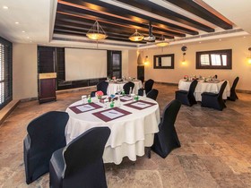Mercure Grand Hotel Seef / All Suites