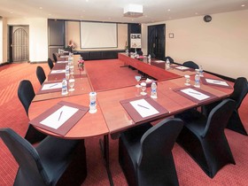 Mercure Grand Hotel Seef / All Suites