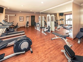 Mercure Grand Hotel Seef / All Suites