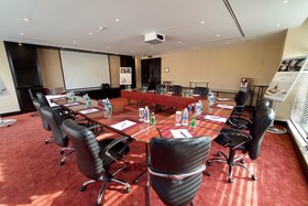 Mercure Grand Hotel Seef / All Suites