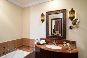 Mercure Grand Hotel Seef / All Suites