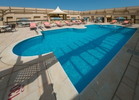 Mercure Grand Hotel Seef / All Suites
