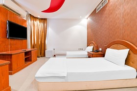 Riviera Hotel by OYO