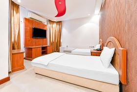 Riviera Hotel by OYO
