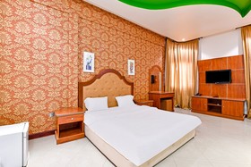 Riviera Hotel by OYO
