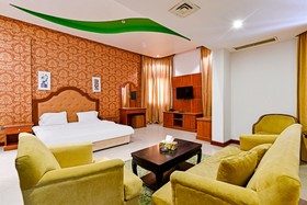 Riviera Hotel by OYO