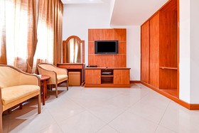 Riviera Hotel by OYO