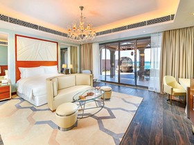 Royal Saray Resort