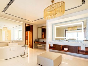 Royal Saray Resort