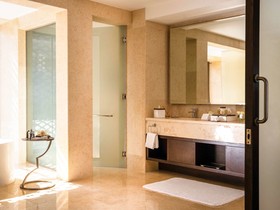 Royal Saray Resort