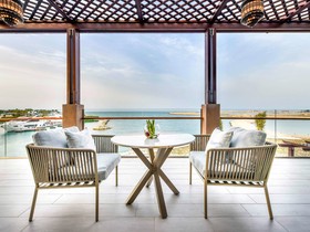 Royal Saray Resort
