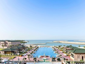 Royal Saray Resort