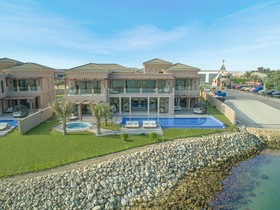 Royal Saray Resort