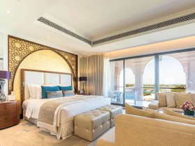 Royal Saray Resort