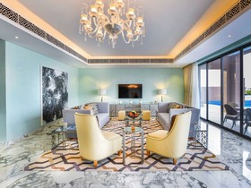 Royal Saray Resort