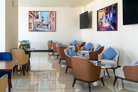 S Plaza Suites Hotel
