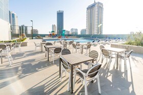 S Plaza Suites Hotel