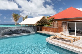 Pearl Beach Hotel
