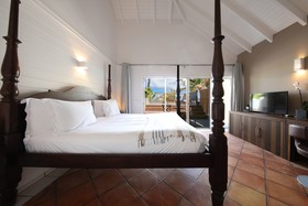 Pearl Beach Hotel