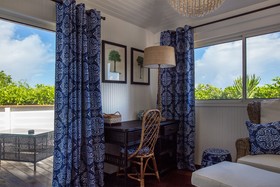 Gyp Sea Hotel