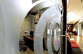 Roomz Hotel
