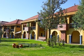 Los Parrales Hotel Resort