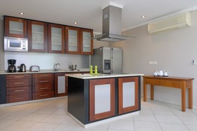 Den Laman Condominiums