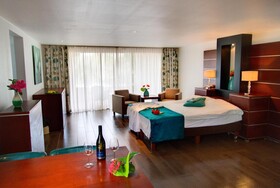 Van der Valk Plaza Beach & Dive Resort Bonaire