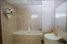 Van der Valk Plaza Beach & Dive Resort Bonaire