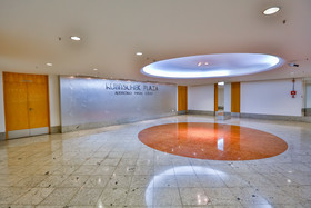 Kubitschek Plaza