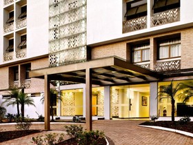 Vida Plaza Hotel