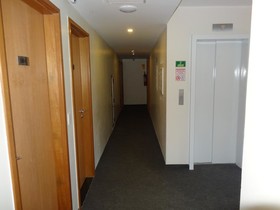 Vida Plaza Hotel